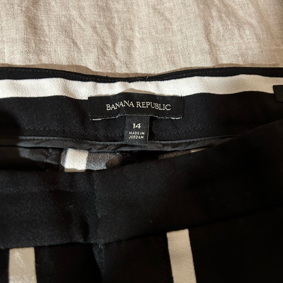 Banana Republic Avery Cropped Trousers - Picture 4 of 5